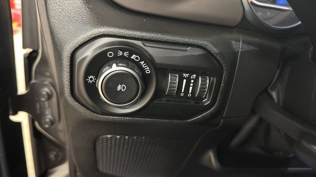 Used 2020 Jeep Wrangler Unlimited Sport S AWD/4WD image 24