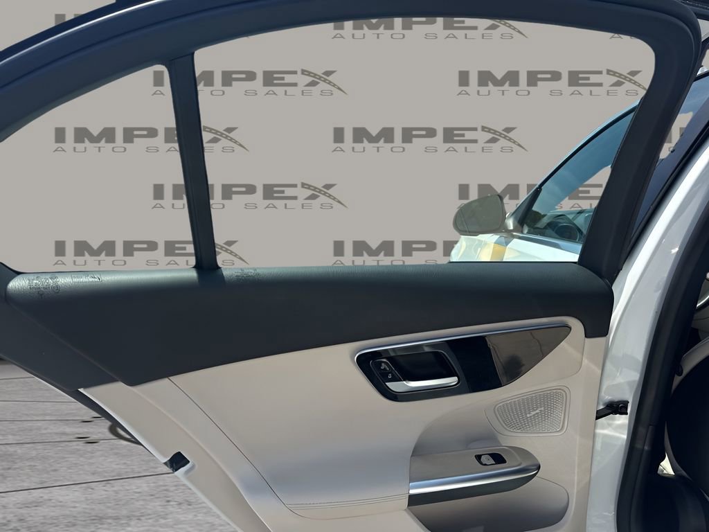 Used 2025 Mercedes-Benz C 300 Sedan image 24