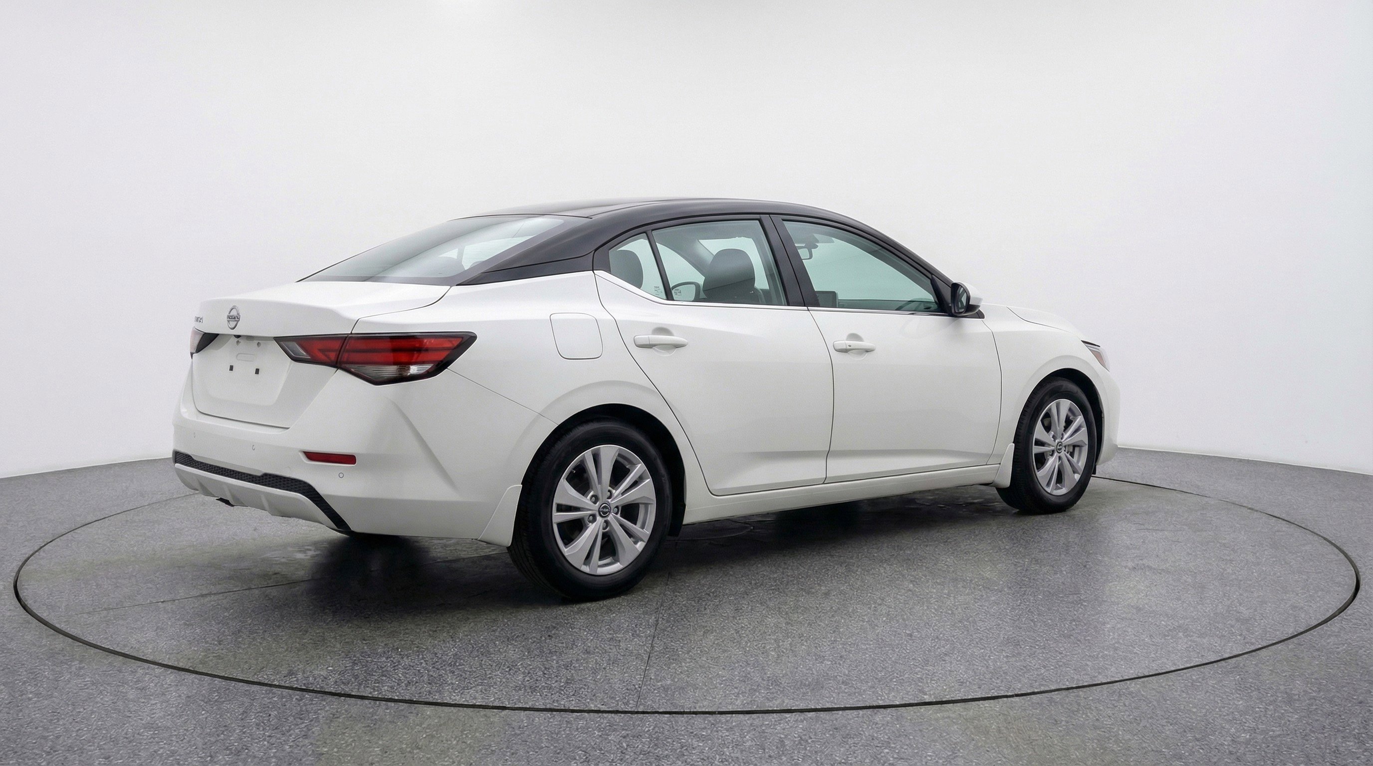 Used 2025 Nissan Sentra S image 9