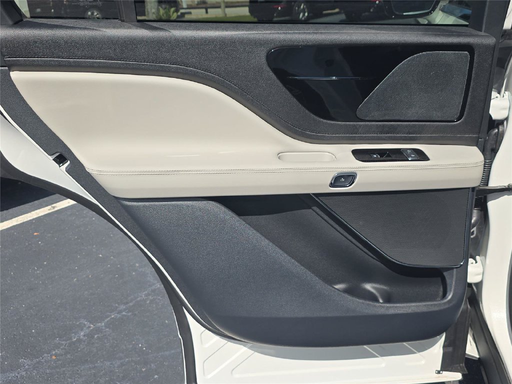 New 2027 Lincoln Aviator 2WD image 10