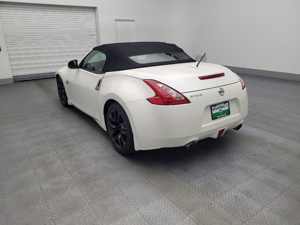 Used 2017 Nissan 370Z Roadster image 5