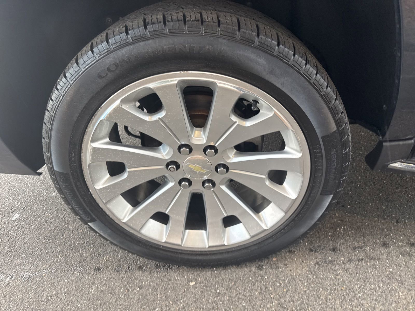 Used 2019 Chevrolet Suburban Premier AWD/4WD image 13