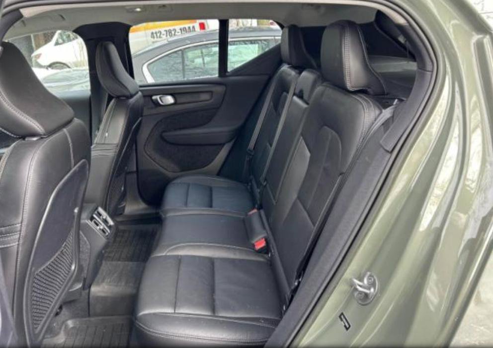 Used 2023 Volvo XC40 B5 Ultimate w/ Protection Package Premier image 8