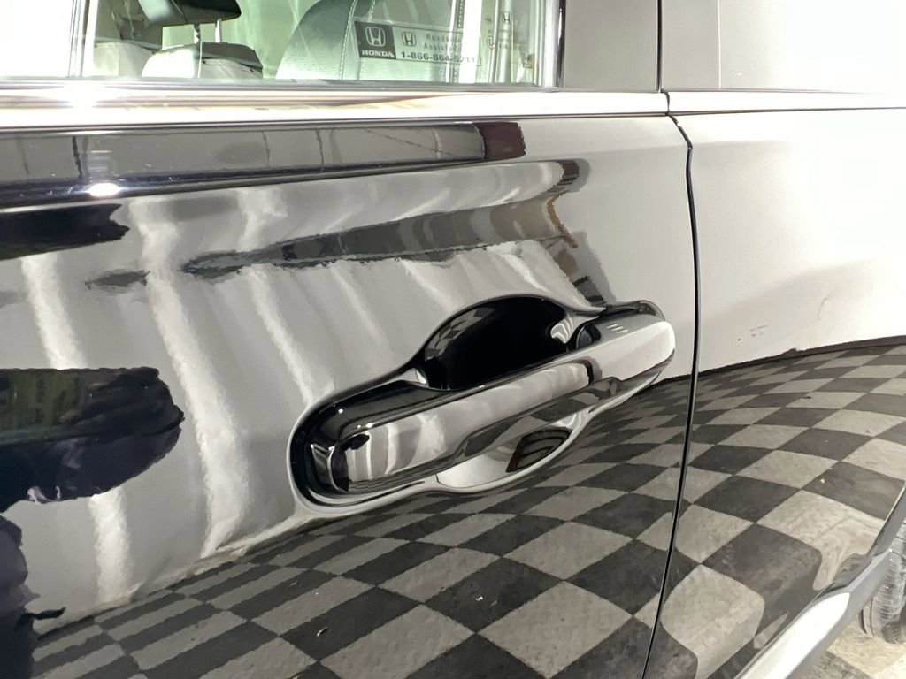 Used 2025 Honda Pilot Elite image 15