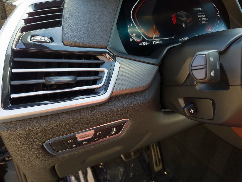 Used 2022 BMW X6 xDrive40i w/ M Sport Package image 12