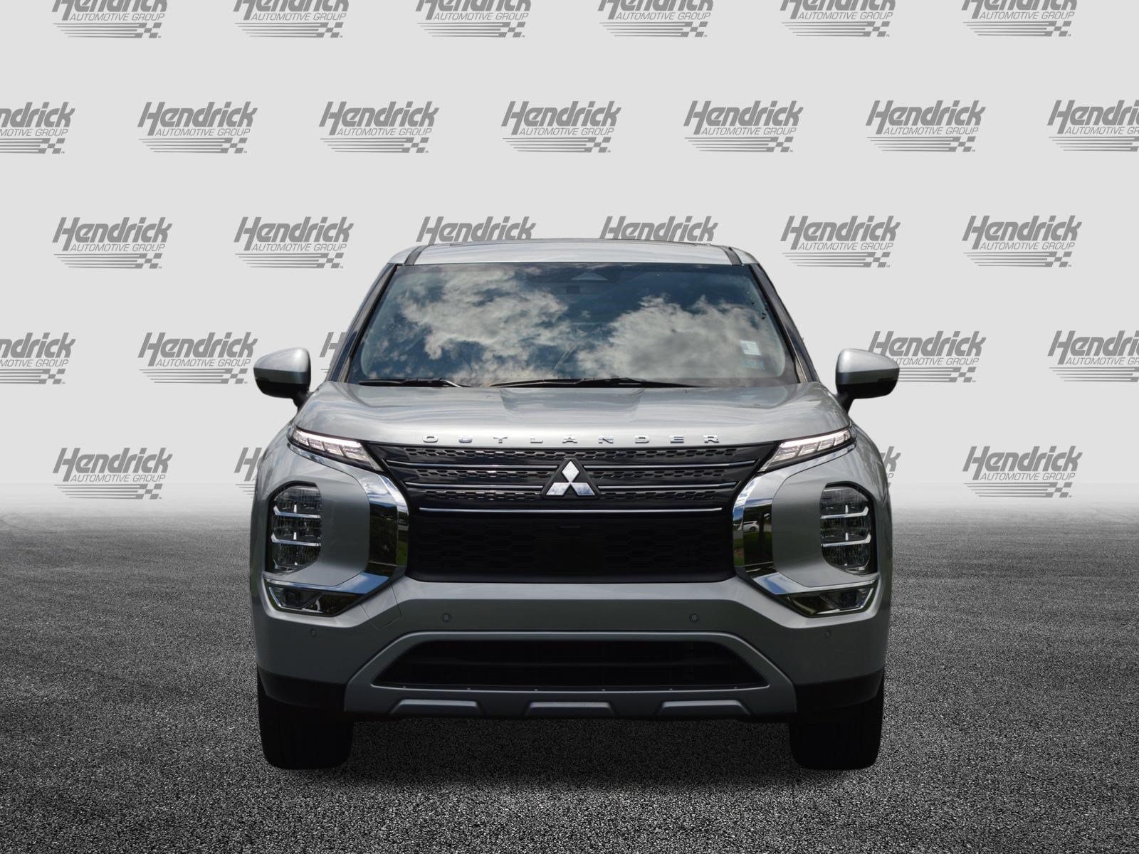 Used 2024 Mitsubishi Outlander SE FWD image 6