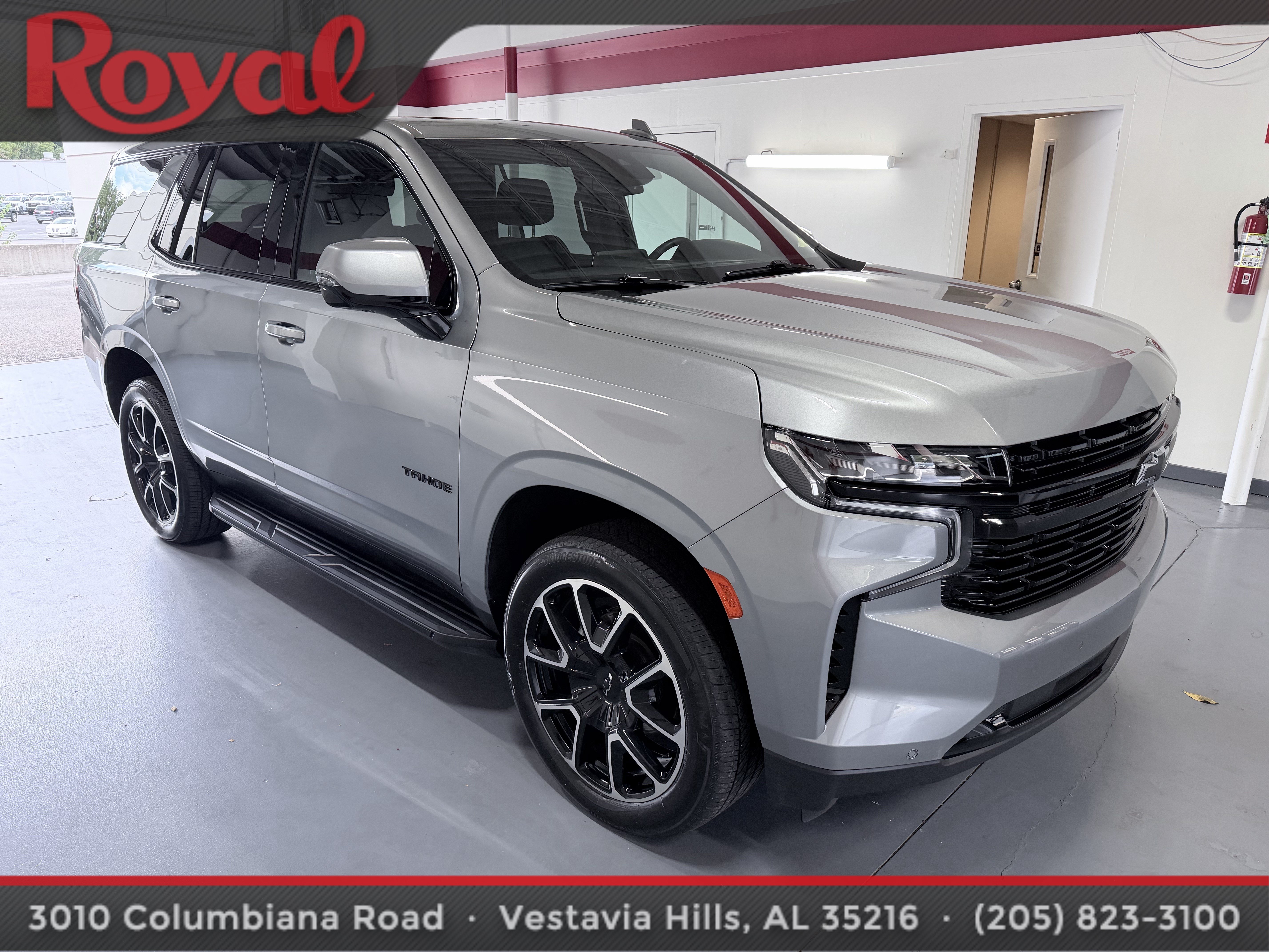 Used 2024 Chevrolet Tahoe RST w/ Luxury Package RWD image 3