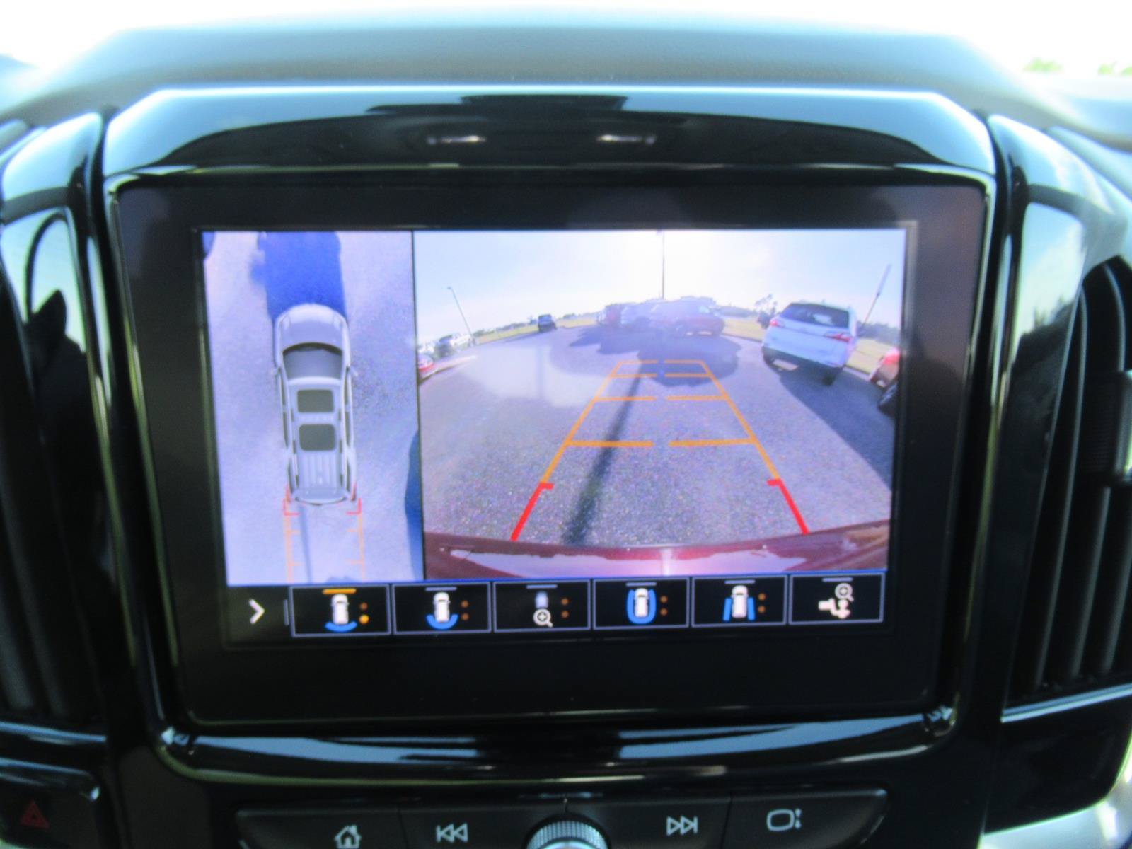 Used 2021 Chevrolet Traverse LT w/ LT Premium Package AWD/4WD image 28