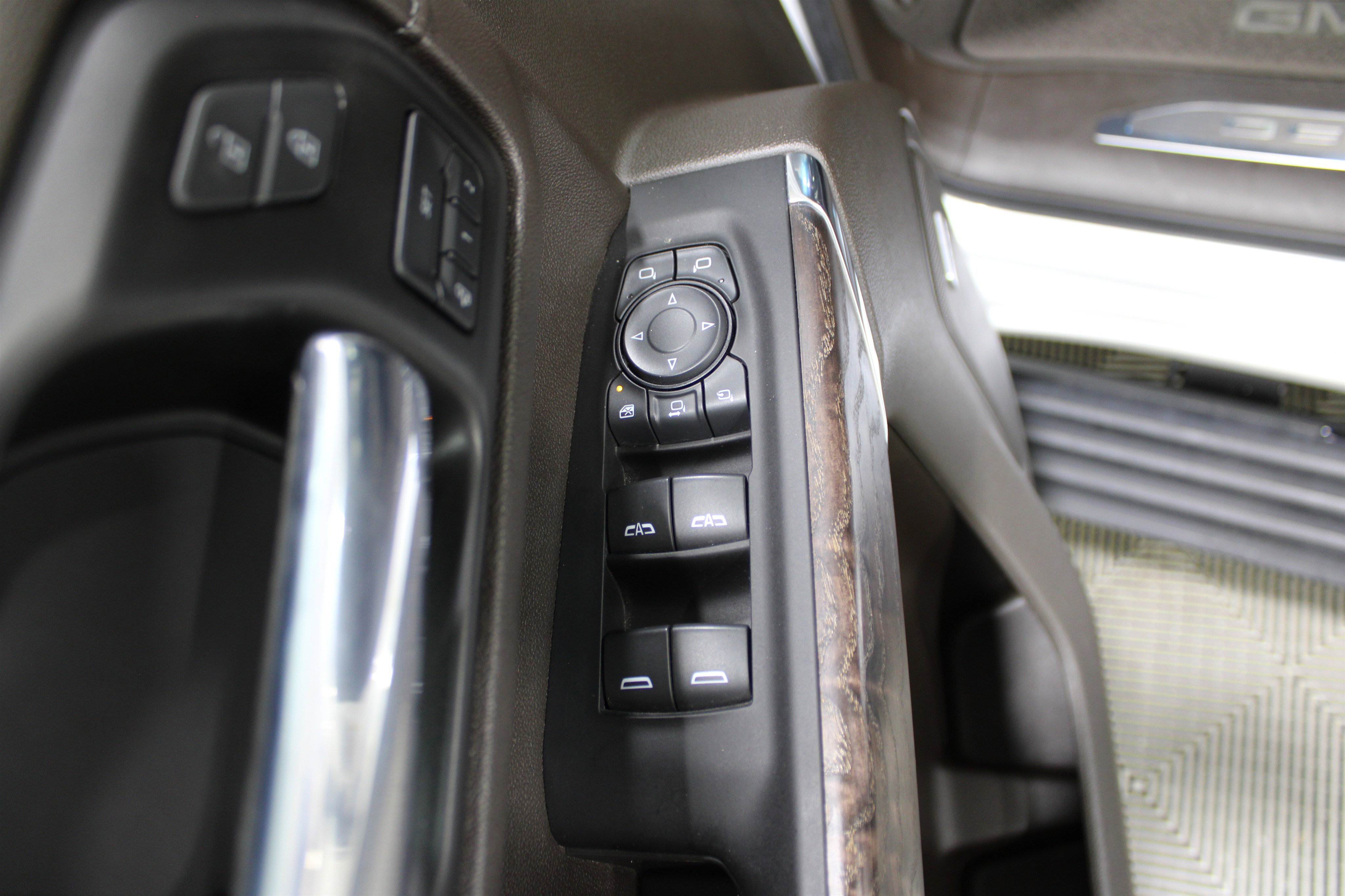 Used 2022 GMC Sierra 2500 Denali image 8