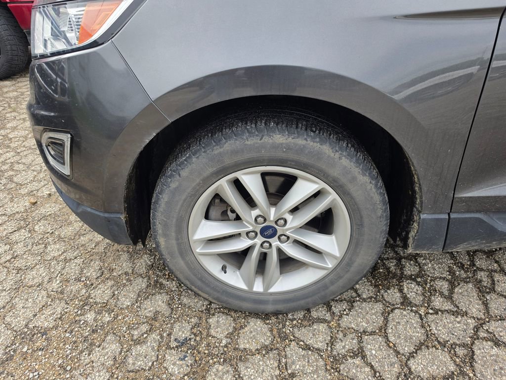 Used 2017 Ford Edge SEL w/ Equipment Group 201A AWD/4WD image 3