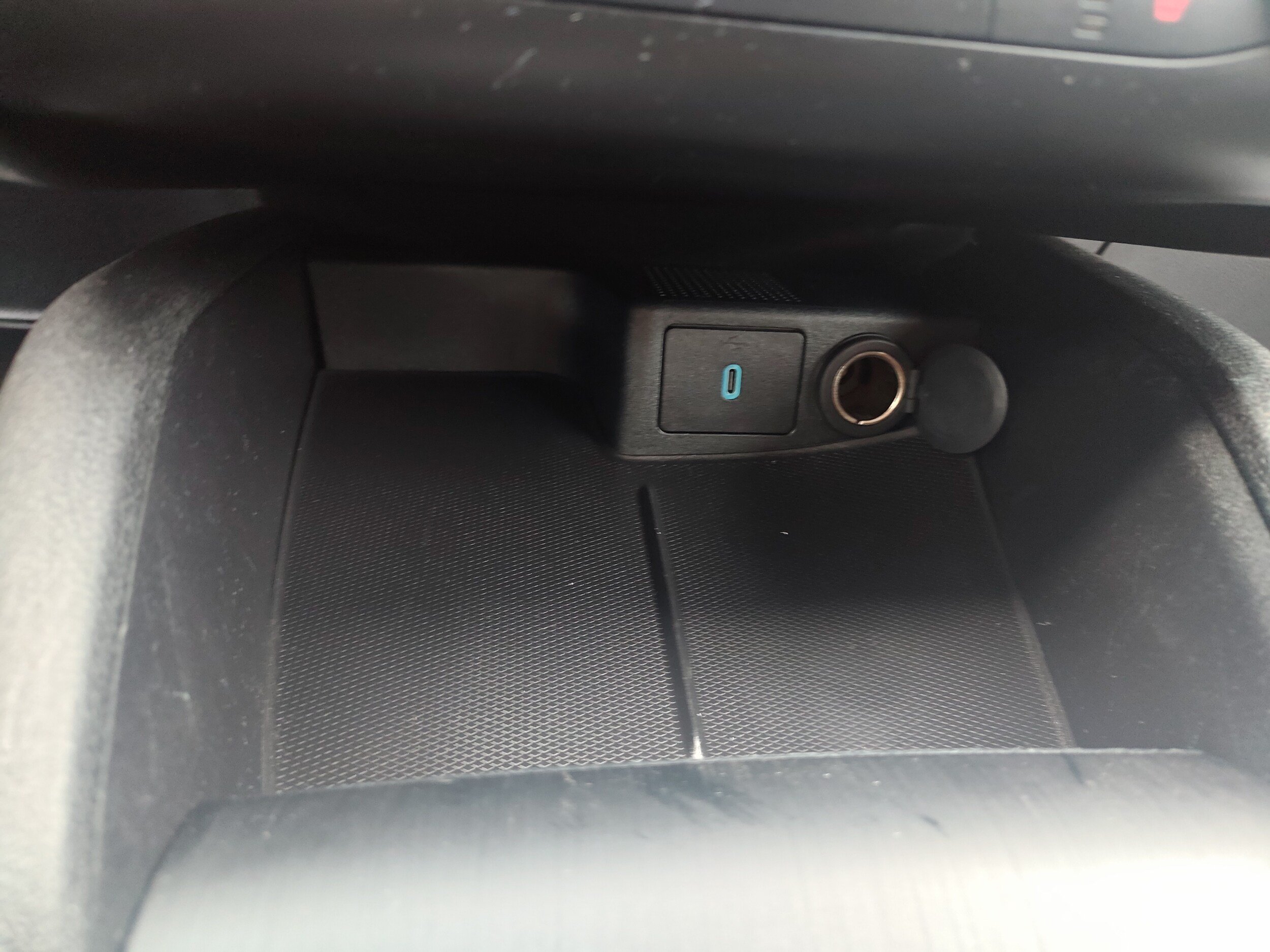 Used 2020 Ford Escape SEL FWD image 16
