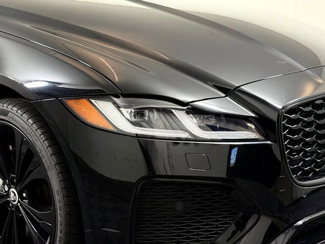 New 2024 Jaguar XF R-Dynamic SE image 15