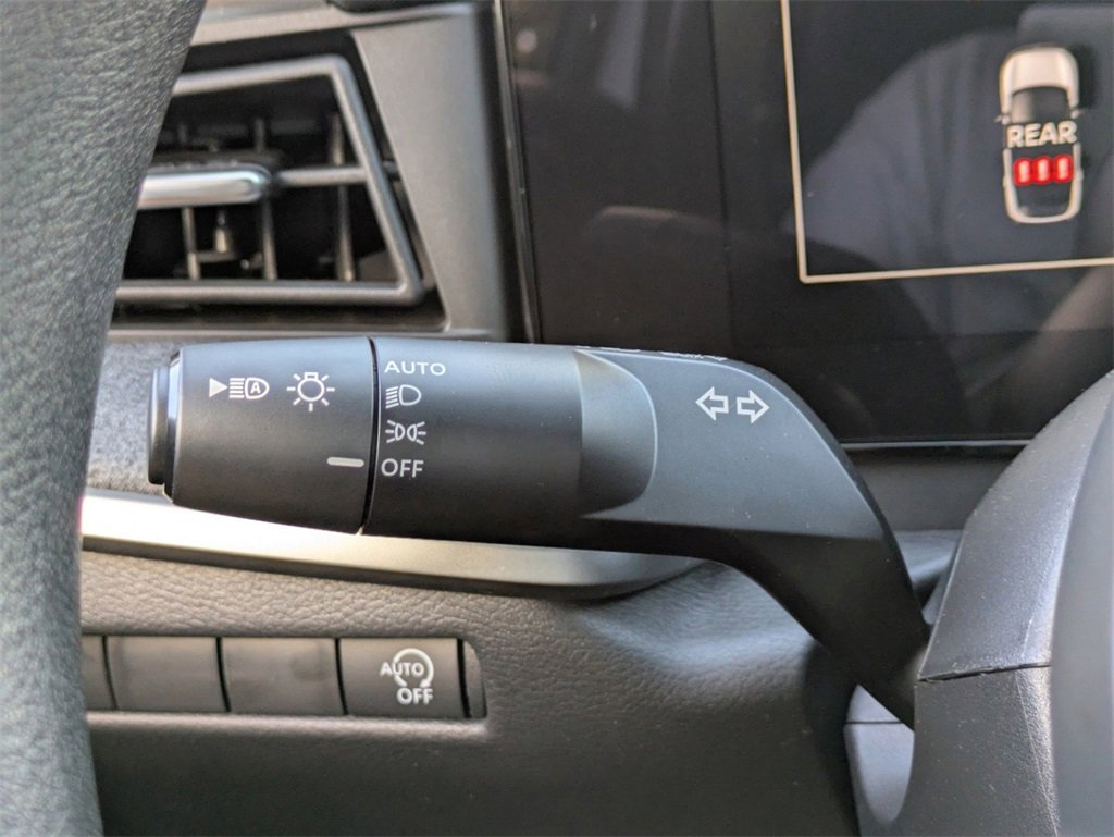 New 2025 Nissan Kicks SV w/ Charging Package image 32