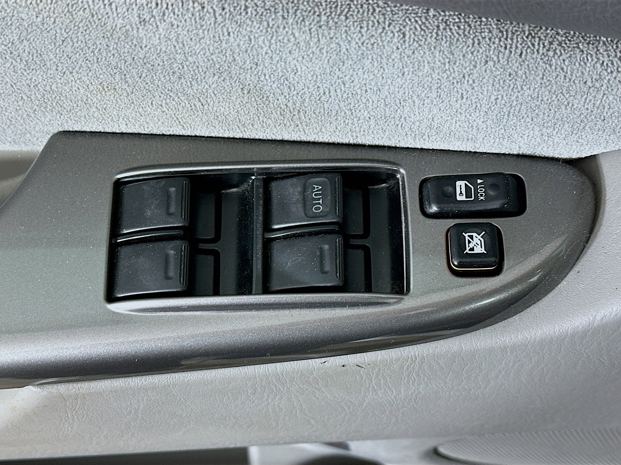 Used 2009 Toyota Sienna CE FWD image 15