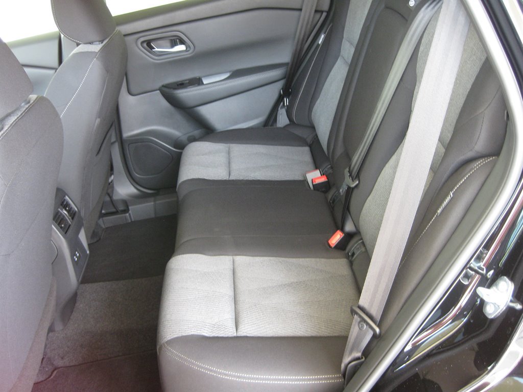 Used 2026 Nissan Rogue SV FWD image 27