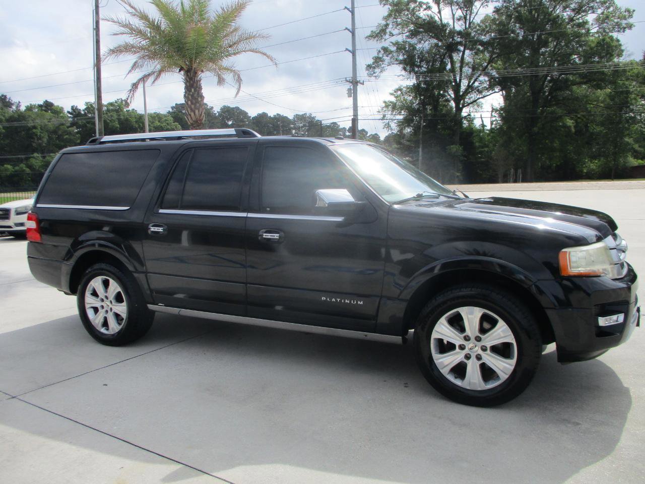 Used 2016 Ford Expedition EL Platinum RWD image 24