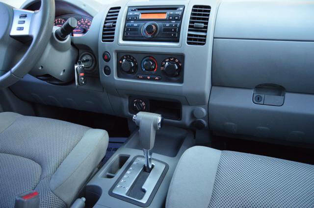 Used 2008 Nissan Frontier SE w/ SE Value Truck Pkg image 19