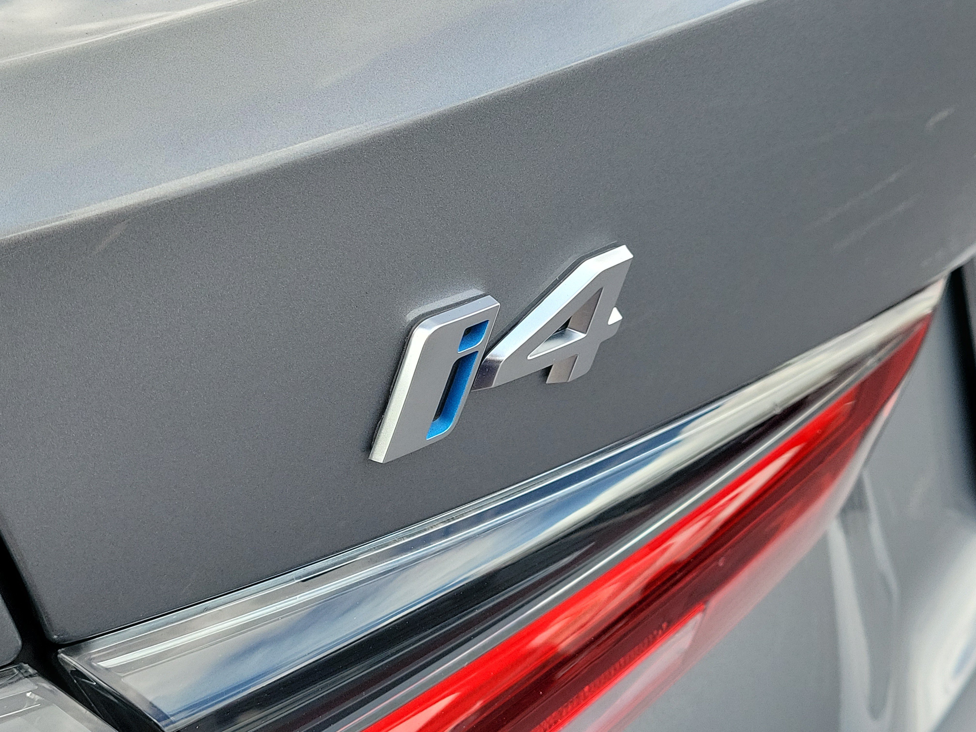 Used 2025 BMW i4 eDrive40 RWD image 5