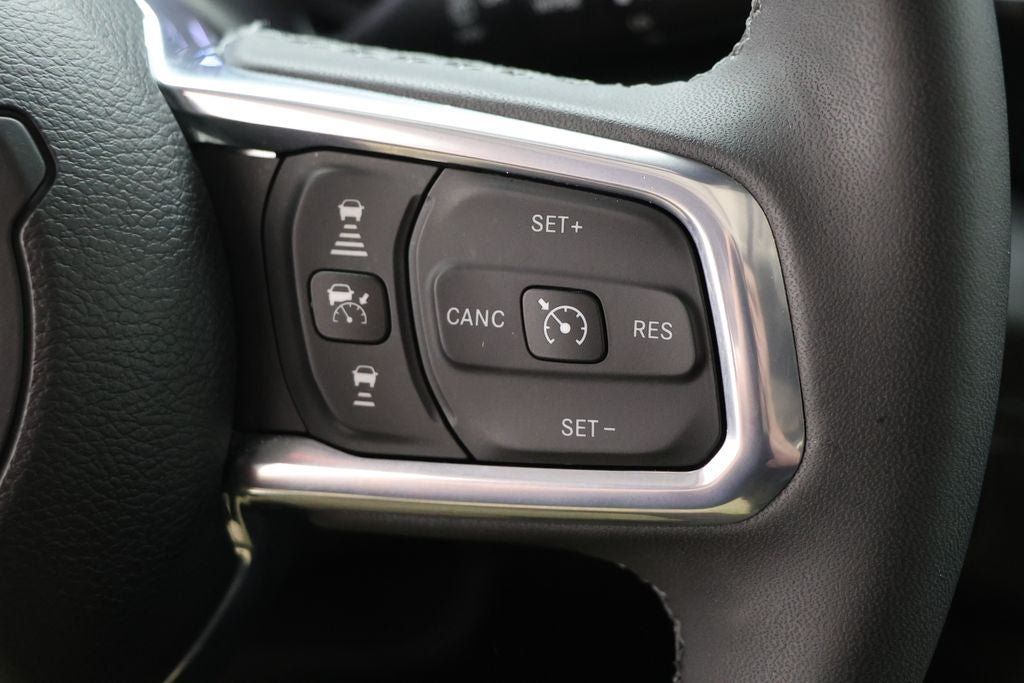 Used 2025 Jeep Wrangler Unlimited Sahara AWD/4WD image 20