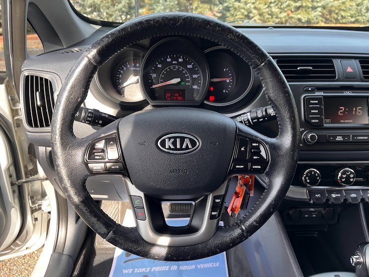 Used 2012 Kia Rio EX w/ Convenience Pkg image 12