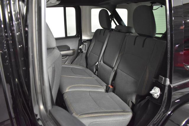 Used 2025 Jeep Wrangler Unlimited Sahara AWD/4WD image 29