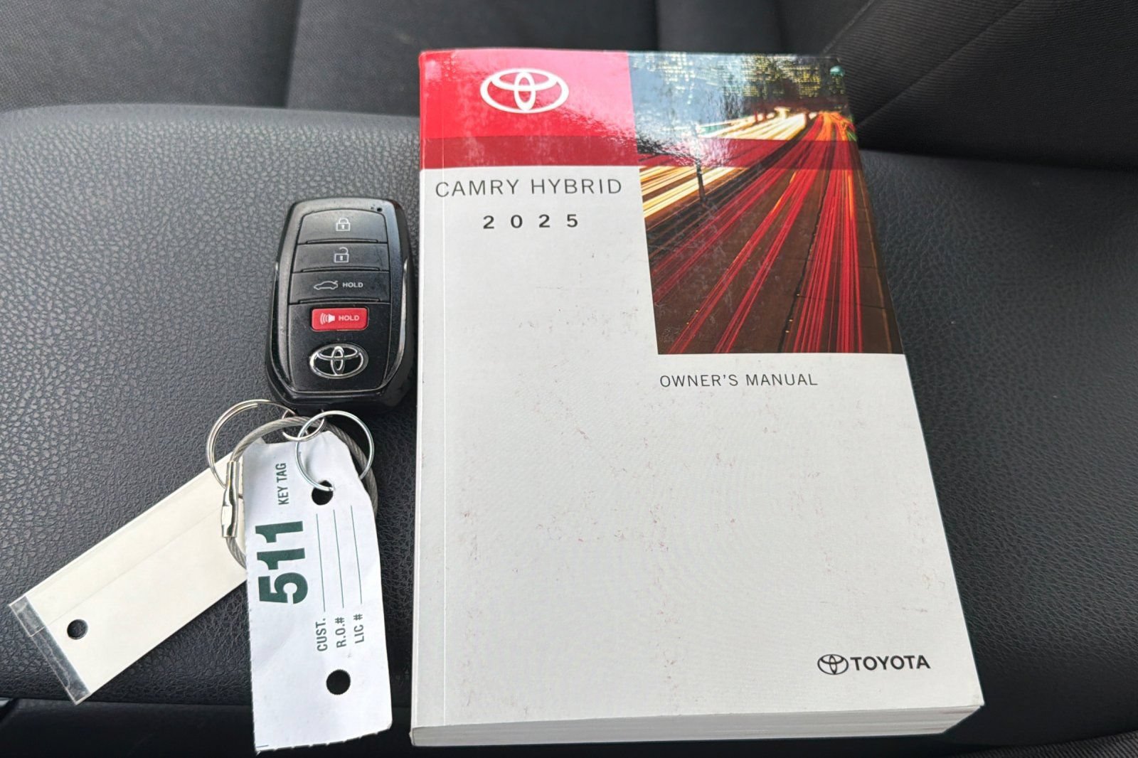 Used 2025 Toyota Camry LE FWD image 11
