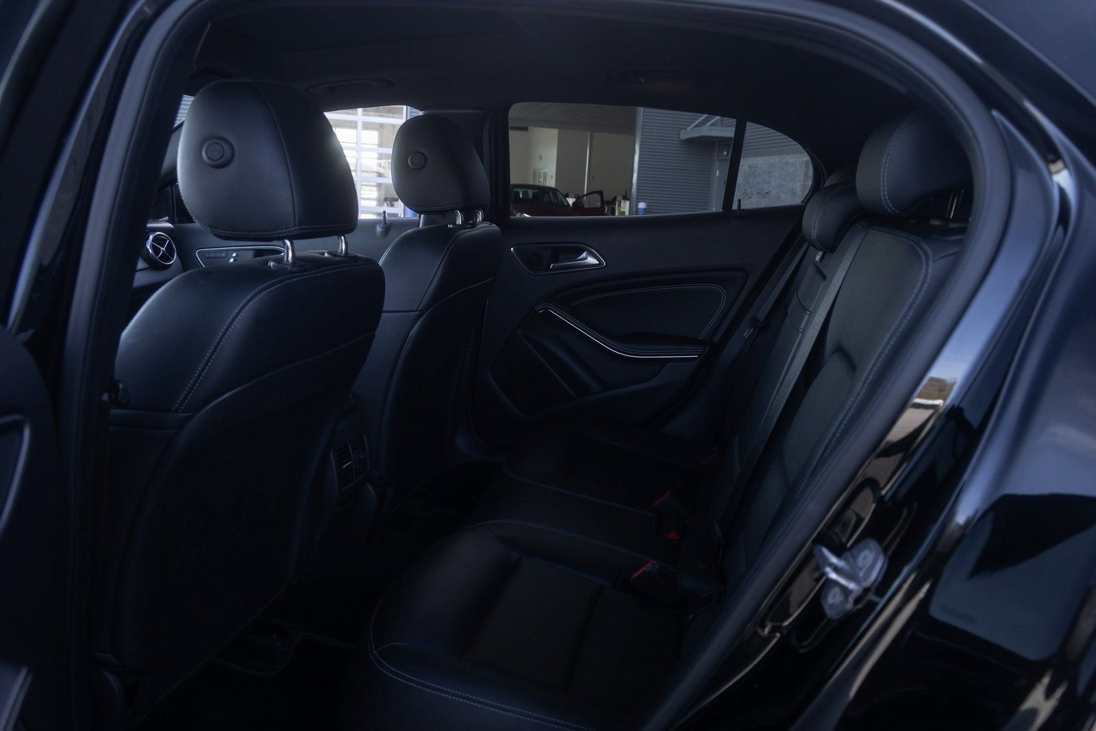 Used 2019 Mercedes-Benz GLA 250 4MATIC w/ Premium Package image 17