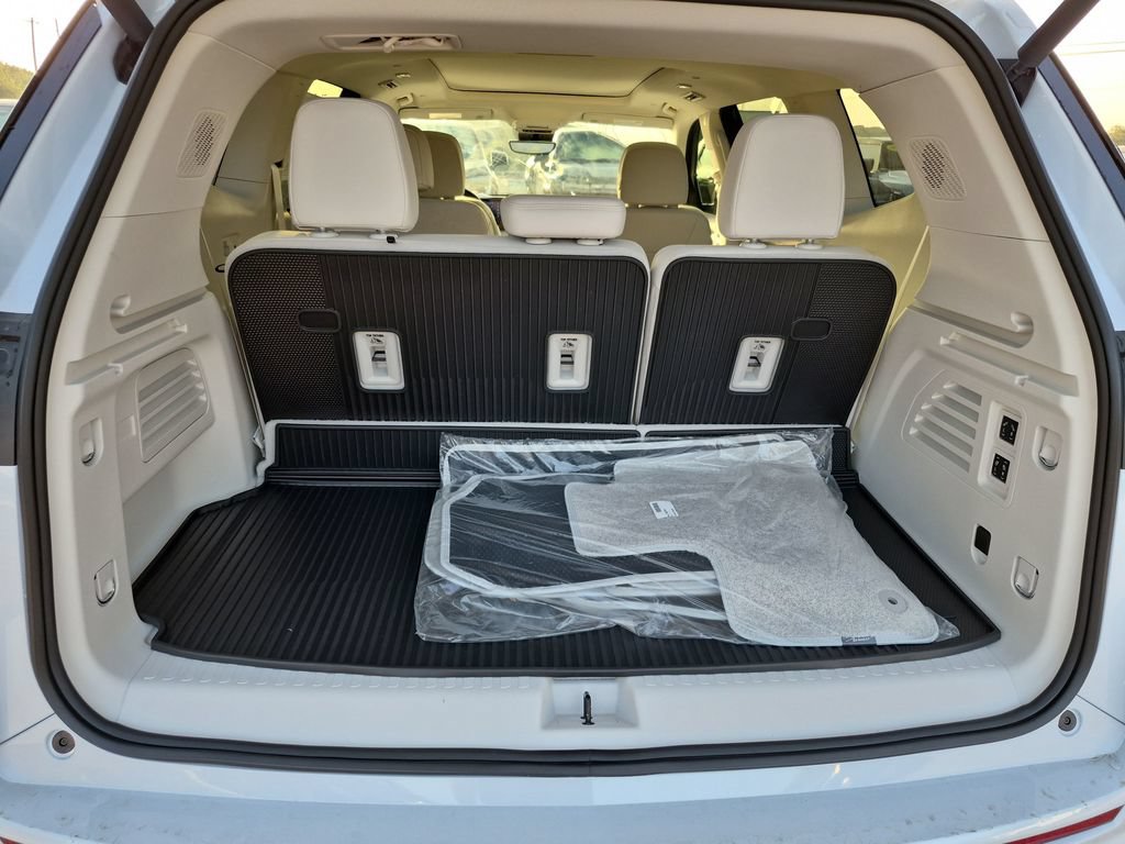 New 2026 Buick Enclave Avenir w/ Super Cruise Package FWD image 43