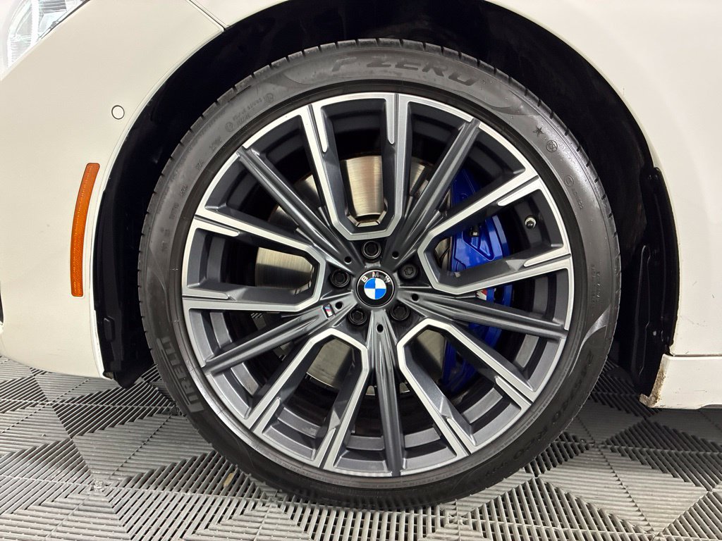 Used 2022 BMW 750i xDrive w/ Luxury Rear Seating Package AWD/4WD image 8