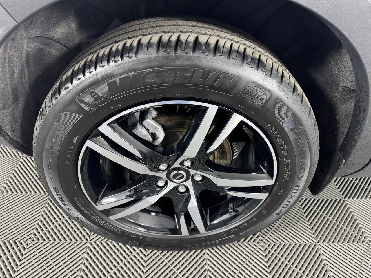 Used 2024 Volvo XC40 B5 Core image 36