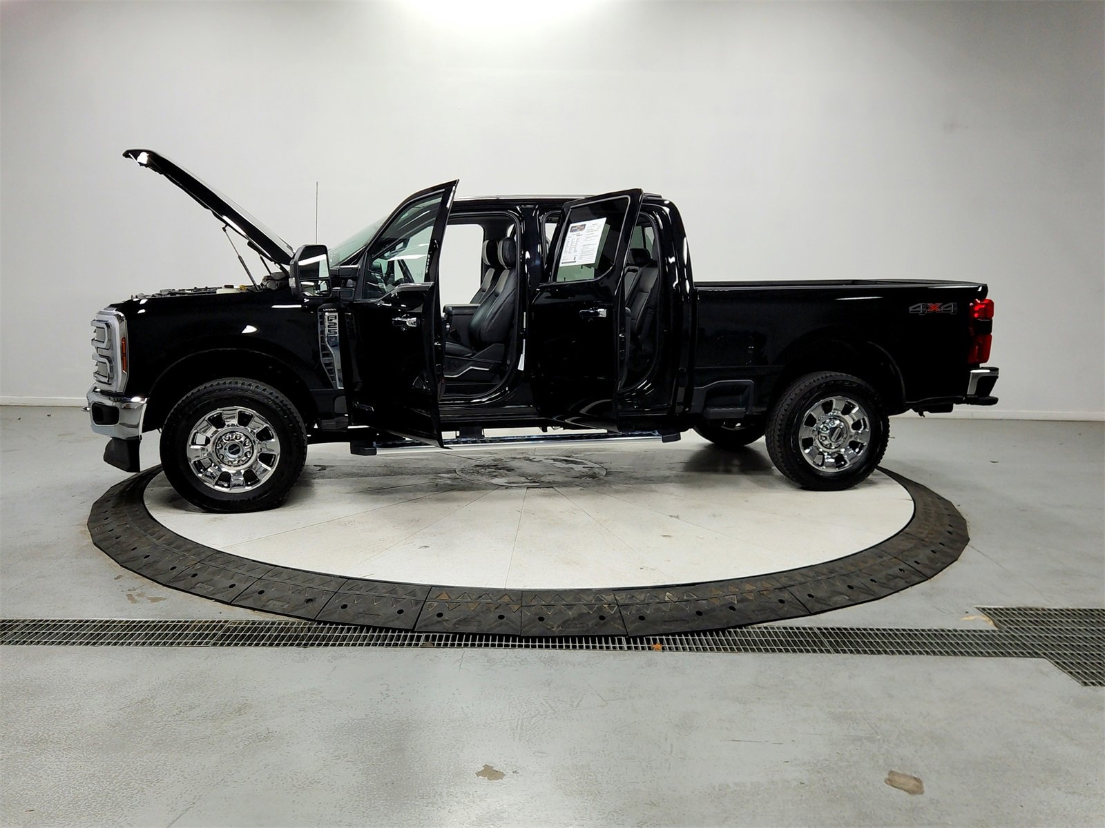 Used 2024 Ford F250 Lariat w/ Chrome Package image 12