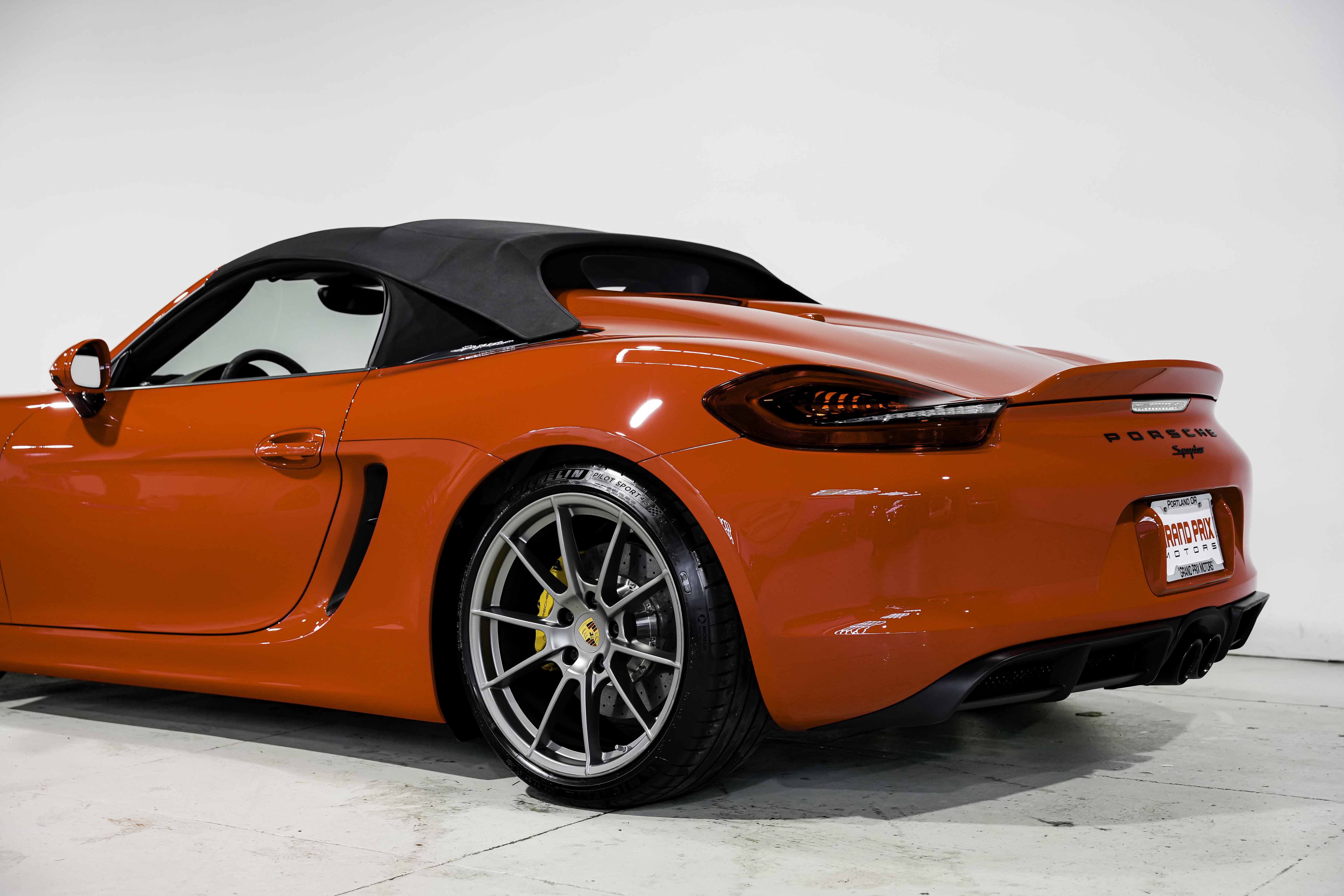 Used 2016 Porsche Boxster Spyder image 33