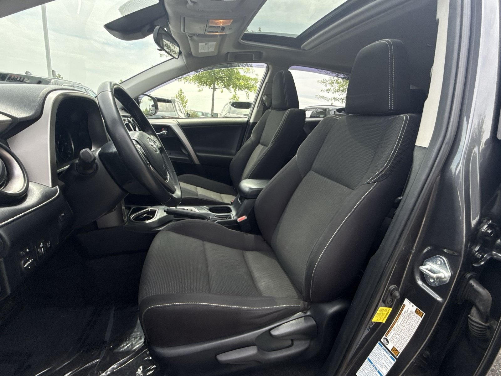 Used 2018 Toyota RAV4 XLE w/ Plus Extra Value Package AWD/4WD image 13