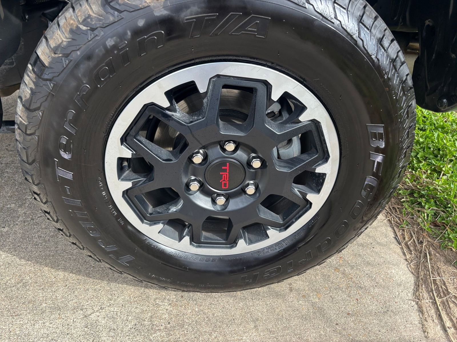 Used 2025 Toyota Tacoma TRD Off-Road image 28