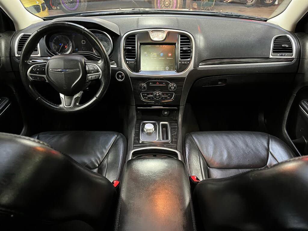 Used 2016 Chrysler 300 Limited AWD/4WD image 9