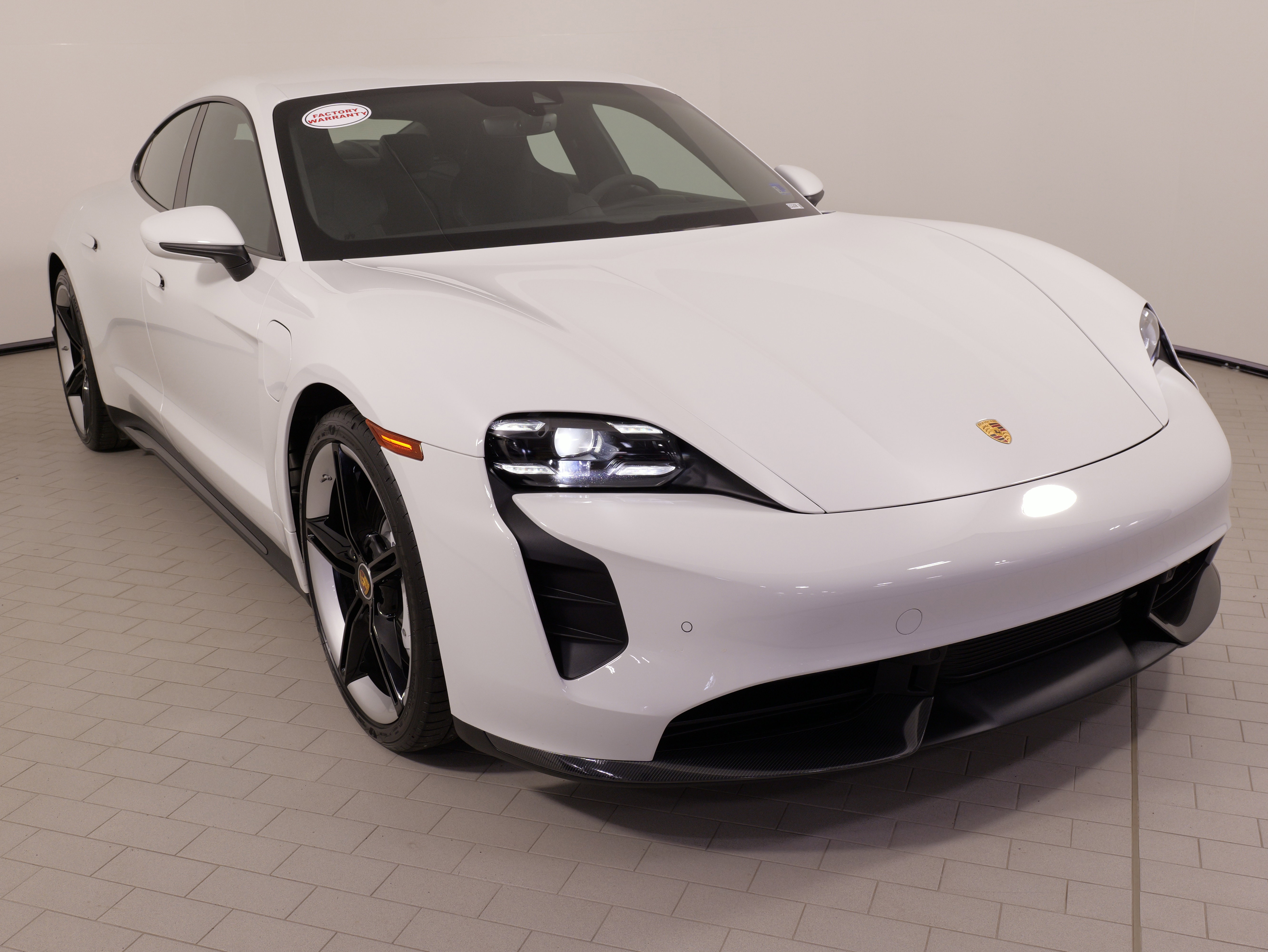 Used 2023 Porsche Taycan GTS image 6