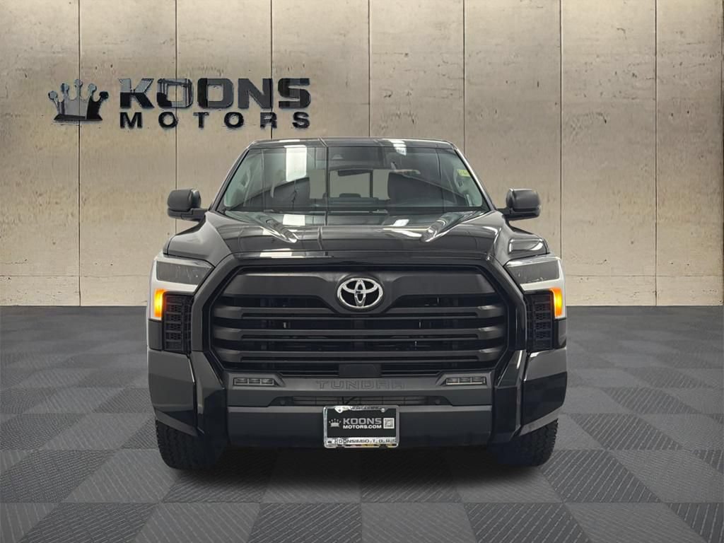 Used 2022 Toyota Tundra SR5 w/ SR5 Premium Package AWD/4WD video 3