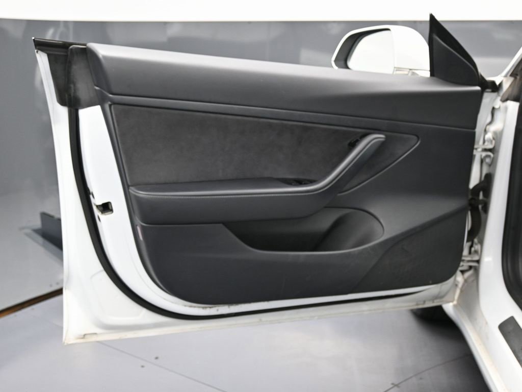 Used 2020 Tesla Model 3 Standard Range Plus image 46