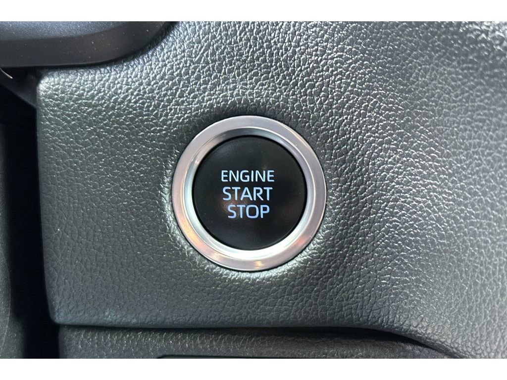 Used 2024 Toyota Tundra Limited AWD/4WD image 25