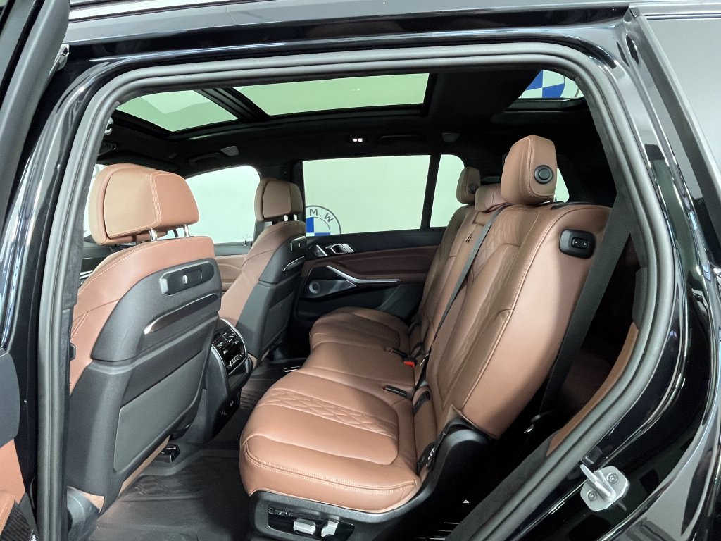 Certified 2027 BMW X7 M60i AWD/4WD image 22