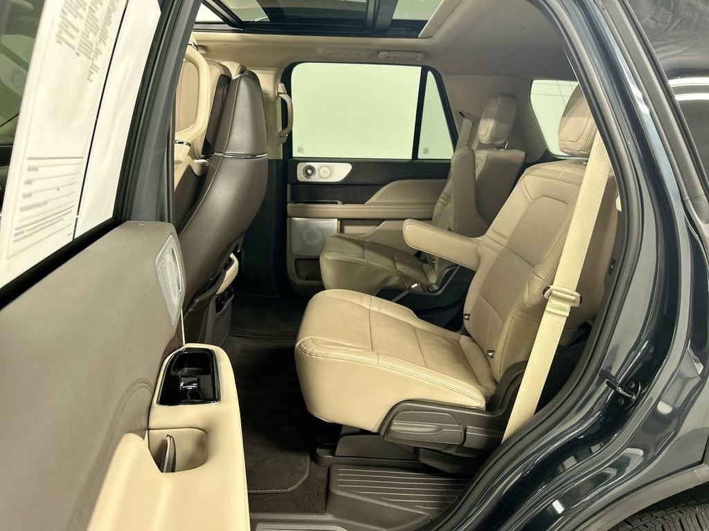 Used 2024 Lincoln Navigator Reserve image 21