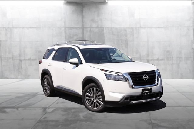 Certified 2025 Nissan Pathfinder SL w/ SL Premium Package AWD/4WD image 2