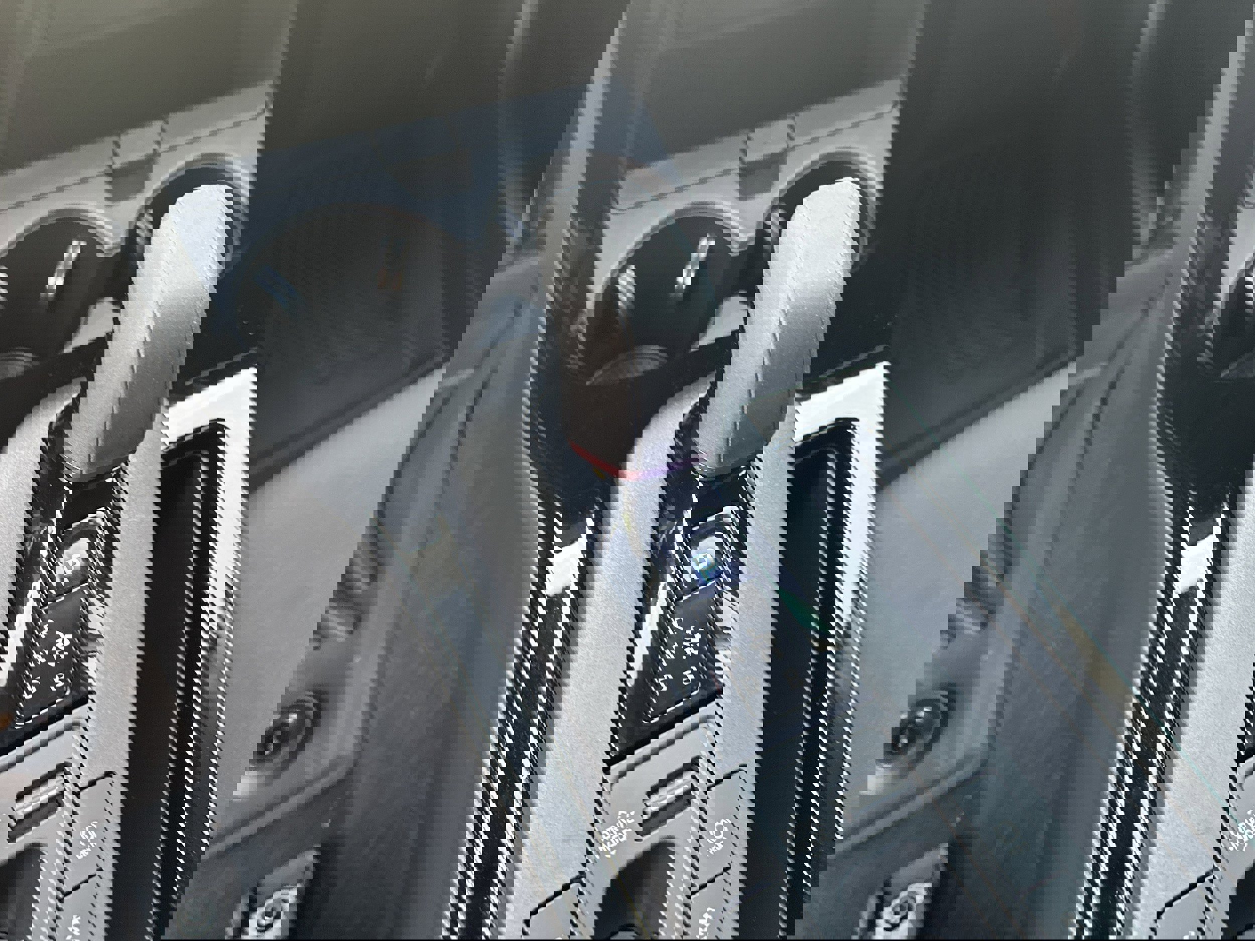 Used 2025 Toyota Prius Plug-In Hybrid image 29