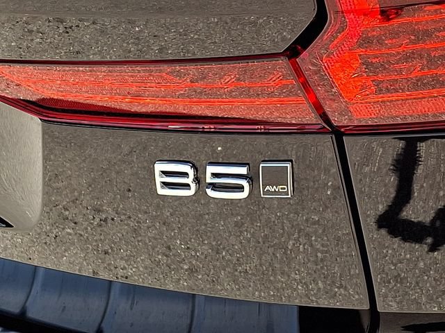 Used 2024 Volvo XC60 B5 Ultimate w/ Protection Package Premier AWD/4WD image 36