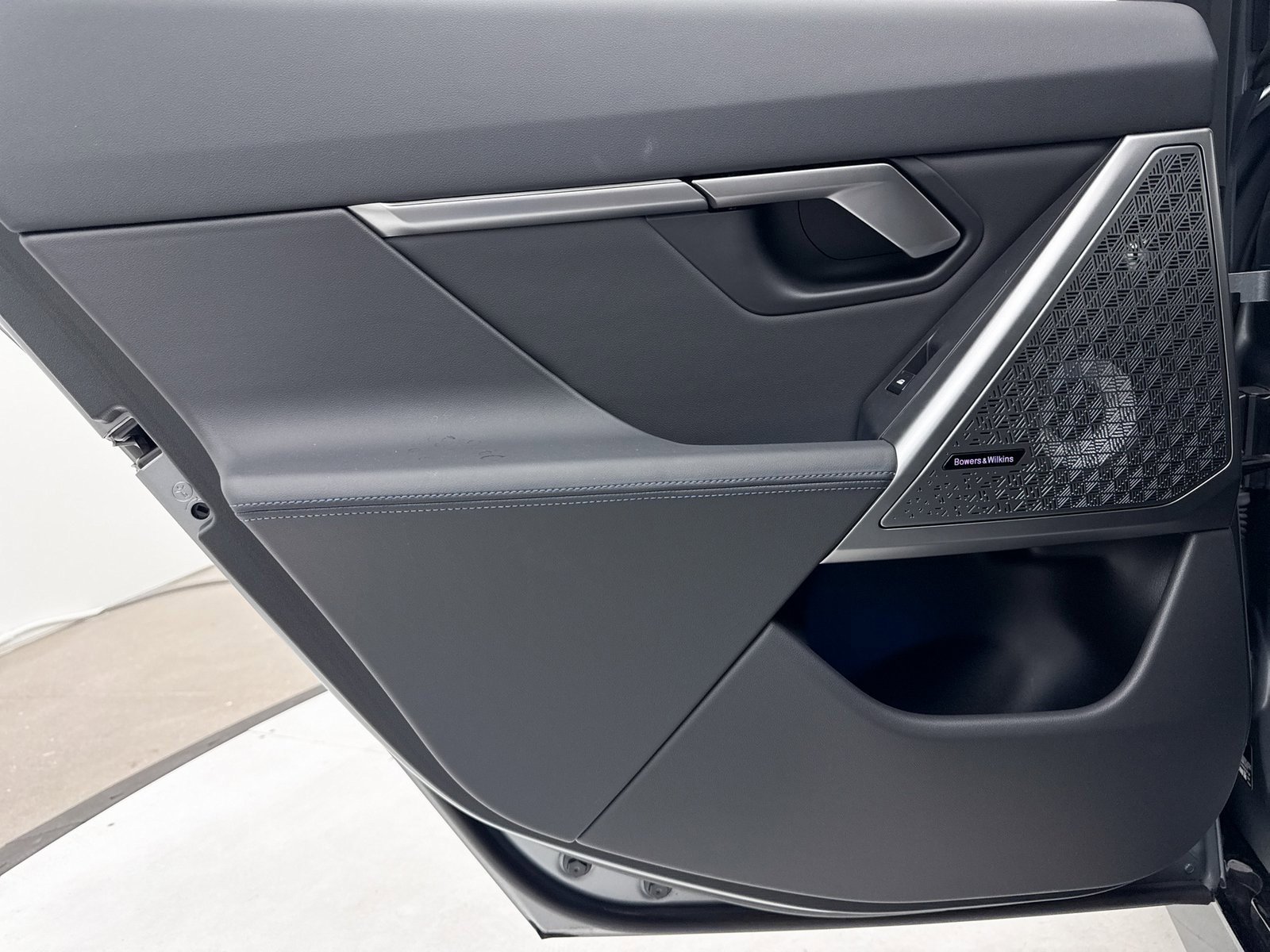 Used 2024 BMW i5 M60 w/ Premium Package image 34