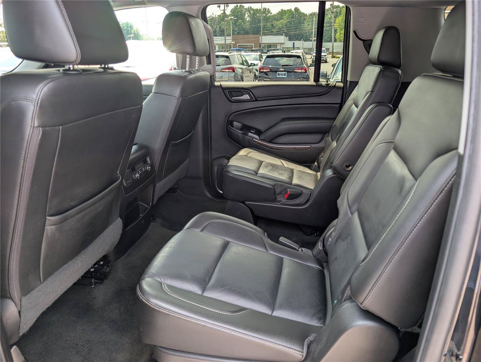 Used 2018 Chevrolet Suburban LT AWD/4WD image 17