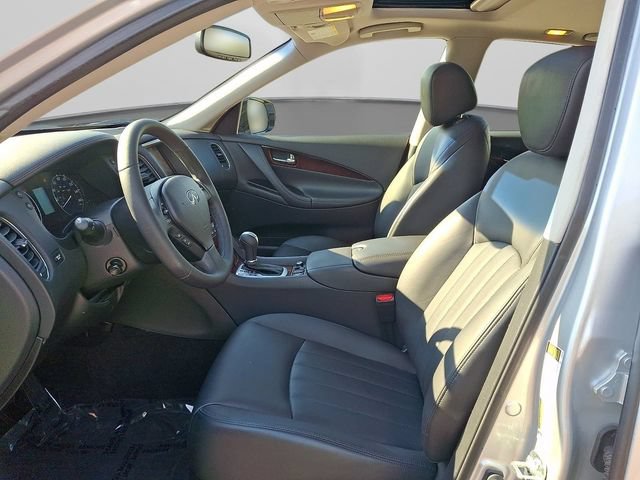 Used 2017 INFINITI QX50 2WD w/ Deluxe Touring Package image 16