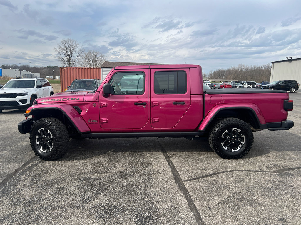 Used 2024 Jeep Gladiator Rubicon AWD/4WD image 2