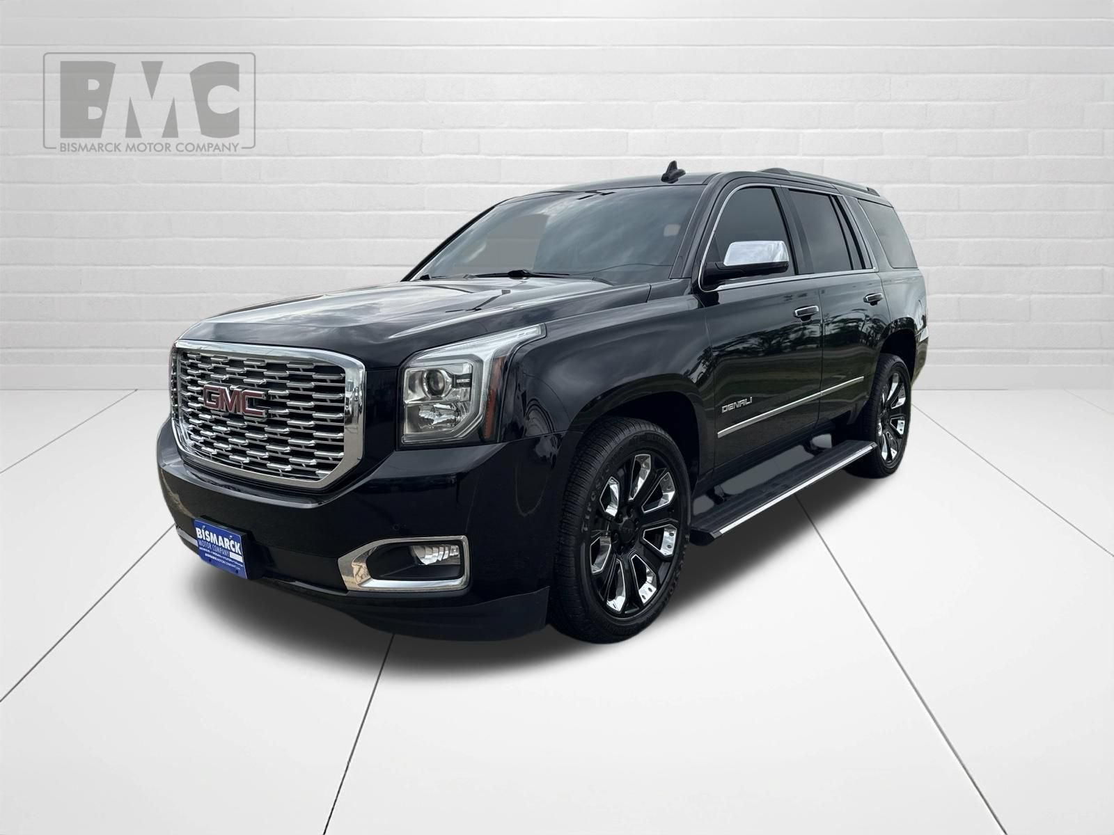 Used 2019 GMC Yukon Denali w/ Denali Ultimate Black Edition AWD/4WD image 1