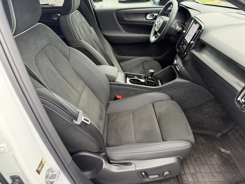 Used 2023 Volvo C40 P8 Recharge Ultimate w/ Protection Package Premier AWD/4WD image 15